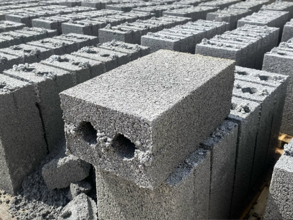 Gạch block 2 lỗ - Gach Block Lâm Đồng  - Công Ty TNHH Sản Xuất Thương Mại Ngọc Thạch Sa